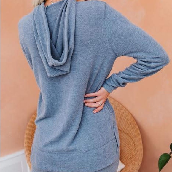 Vici Hoodie - Picture 2 of 7